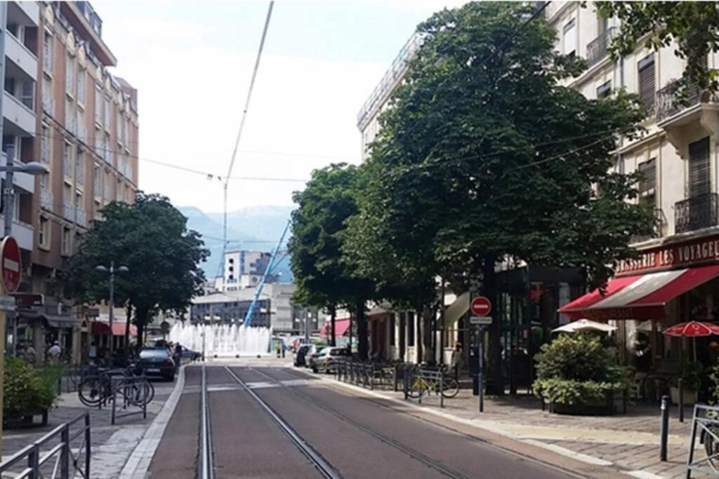 Joli 2 Pieces En Centre Ville , Gare A 50 Metres Grenoble Exterior photo